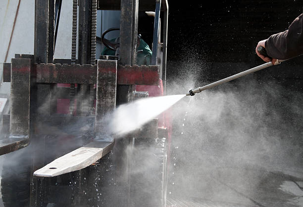 Best Commercial Building Pressure Washing  in Iyanbito, NM