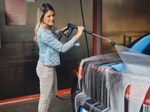 Best Roof Pressure Washing  in Iyanbito, NM